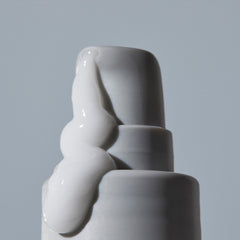 peptide glazing fluid coming out of bottle