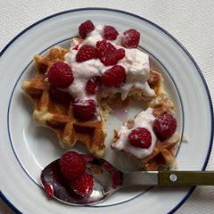 waffles with raspberry