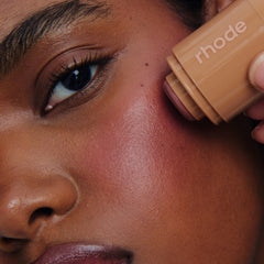 model with sleepy girl blush