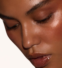 model wearing monet pocket pearl