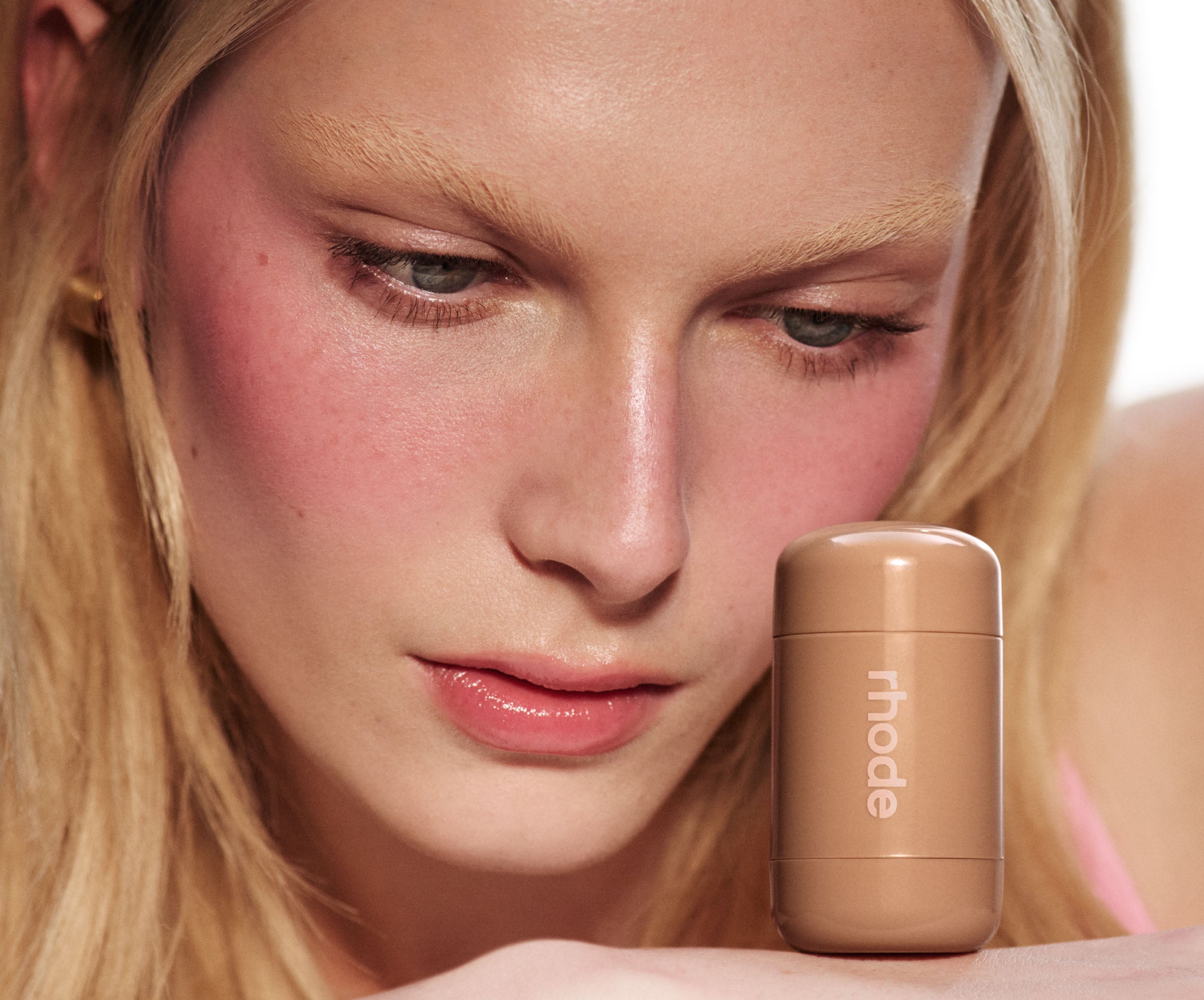 Rhode Pocket Blush Review: Cosmo Tested Hailey Bieber's New