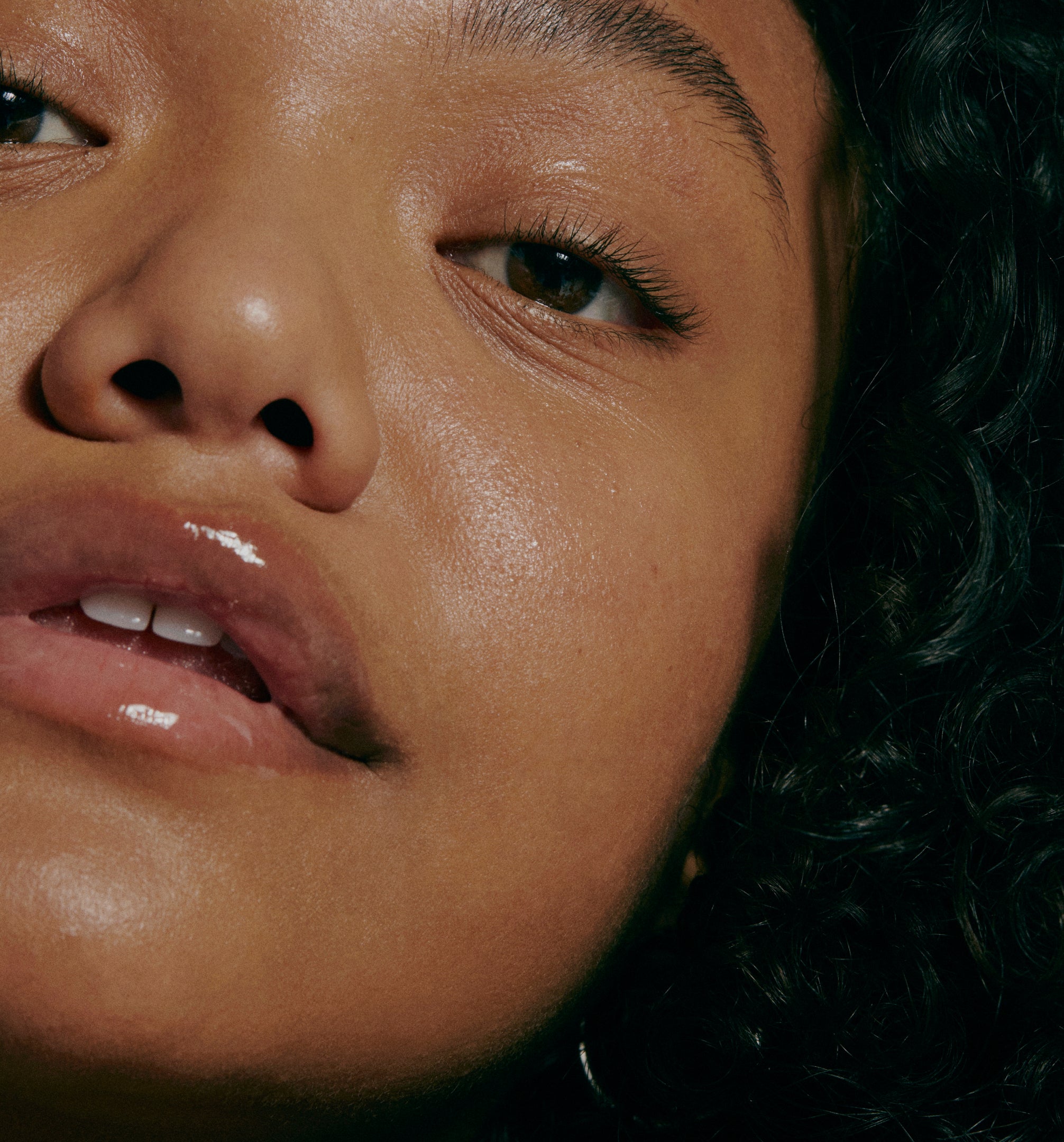 model with glossy lips