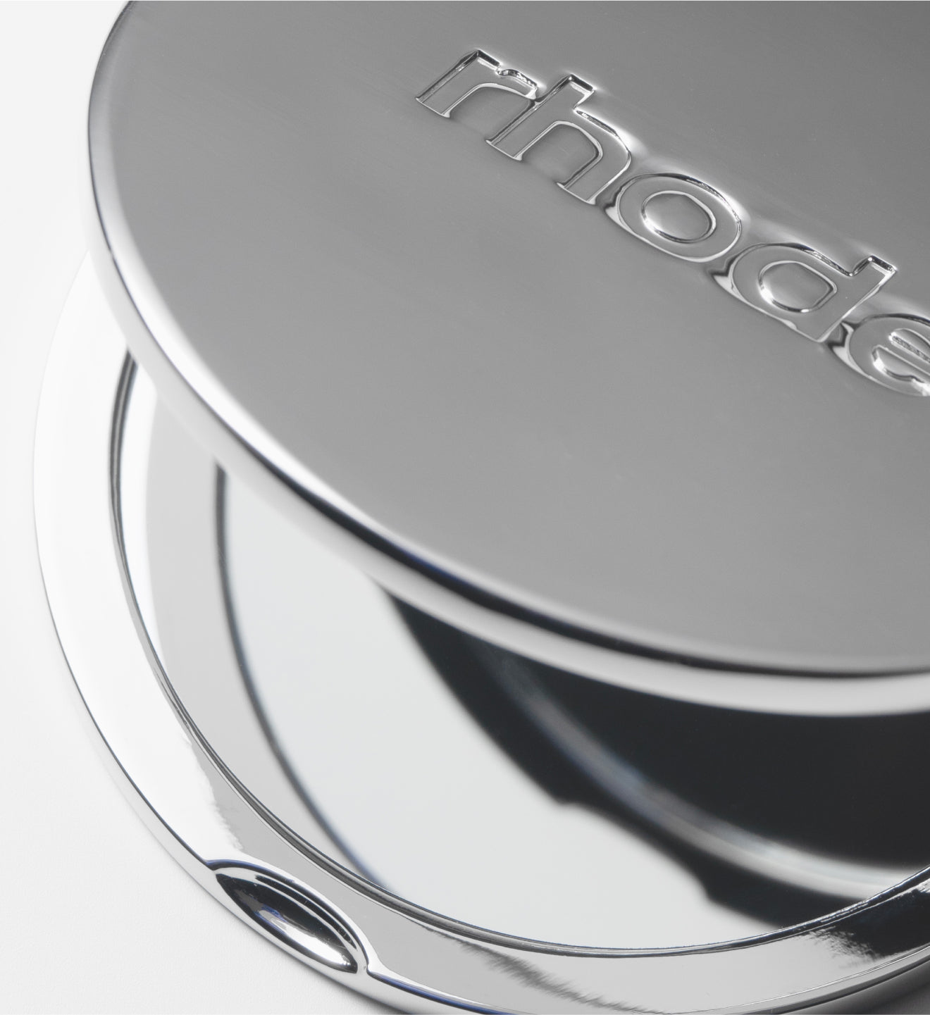 Essential mirror