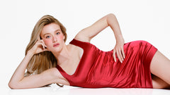 sarah pidgeon wears pocket blush in candy apple