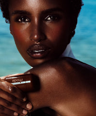 Long-wearing BRONZER.
