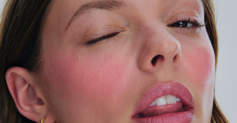 light skin model wears pocket blush piggy