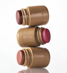 A teeny blush for SHIMMERY color + BABY-SOFT cheeks.