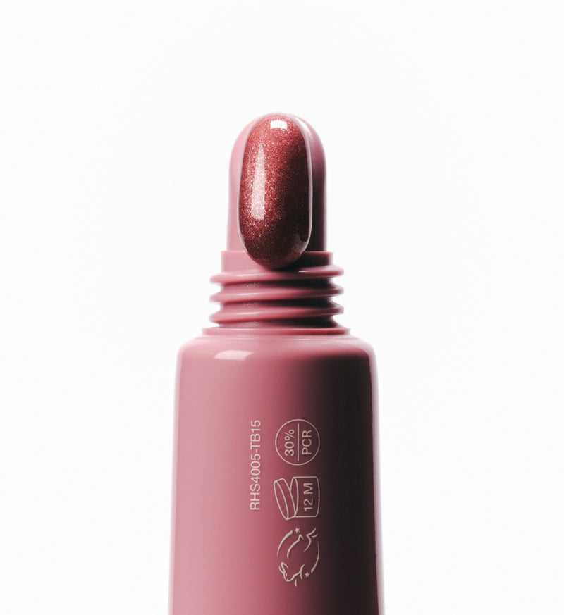 Nourishing GLAZE with a hint of TINT and SHIMMER.