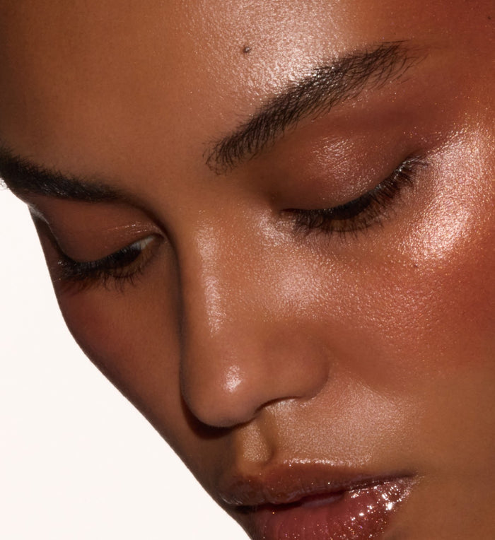 model with shimmer set